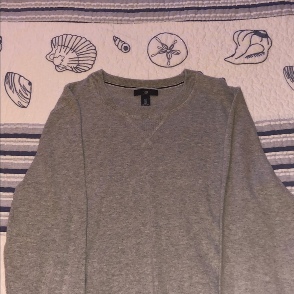 Gap sweater